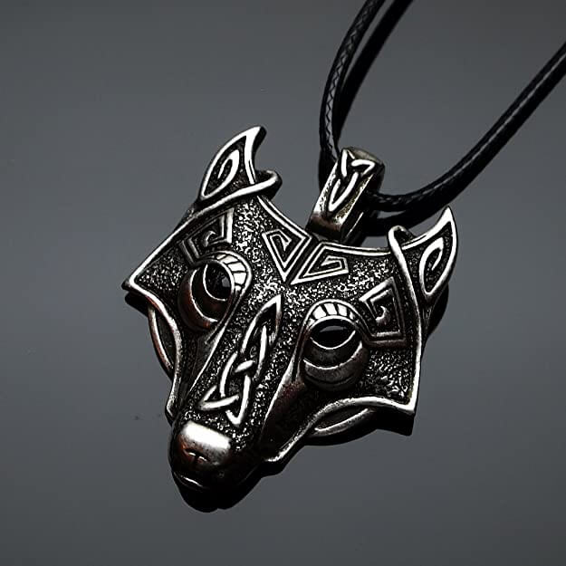 Amuletul Lupului