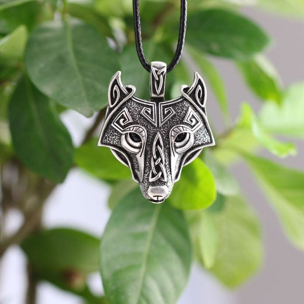 Amuletul Lupului