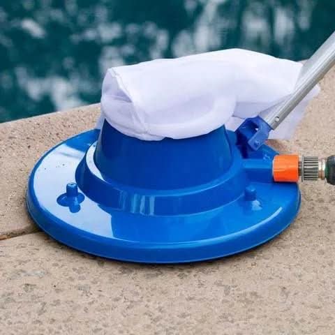 Aparat de curățat piscine cu apă sub presiune 2