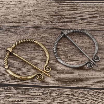 Broșă Pentru Mantaua Medievală