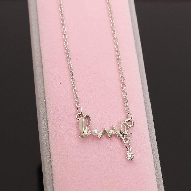 Colier Cu Perle Și Diamante L.O.V.E.