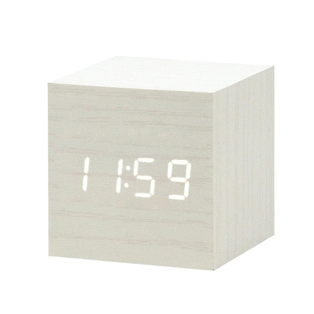Digitale LED Wekker met Spraakbesturing en Modern Design 10