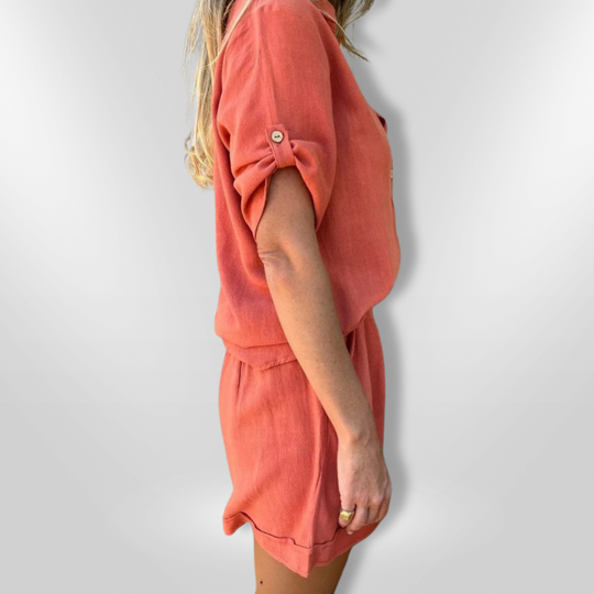 Ensemble d'Été Femme Chemise Boutonnée et Shorts Ajustés 1
