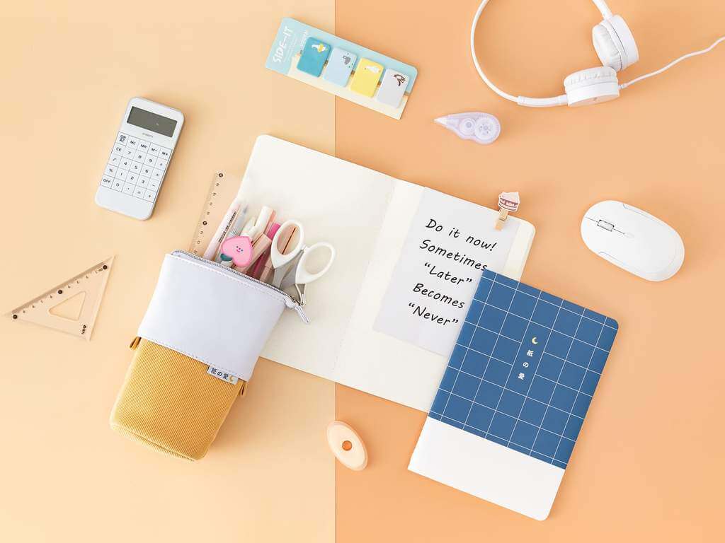 Etui Pop-Up Pentru Creioane