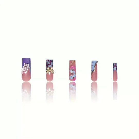 Extensii Unghii cu Model Floral pentru Femei 3