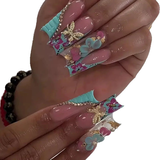 Extensii Unghii cu Model Floral pentru Femei 4
