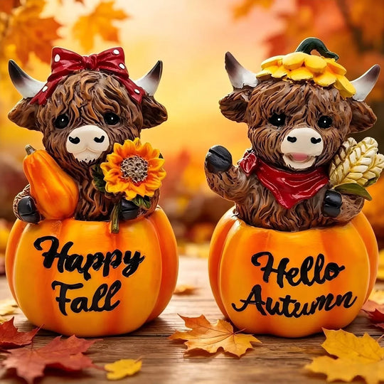Figurină Decorativă cu Vacă Highland în Costum de Dovleac pentru Toamnă 1