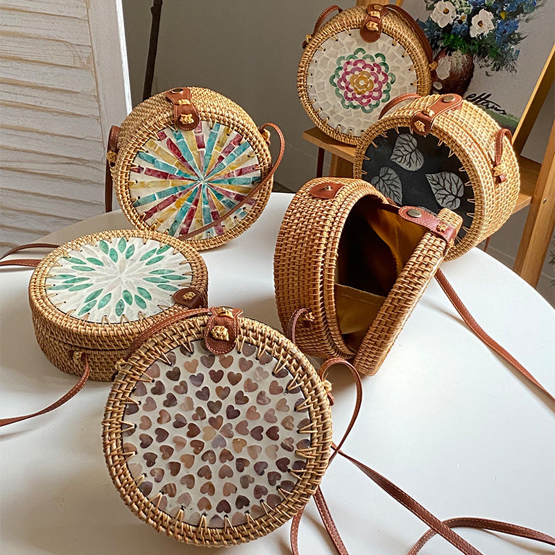 Geantă Rotundă pentru Femei cu Design Artistic 1