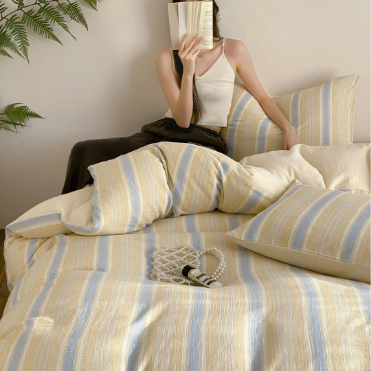 Lenjerie de Pat cu Dungi Fine pentru Femei, Design Modern și Relaxat 3