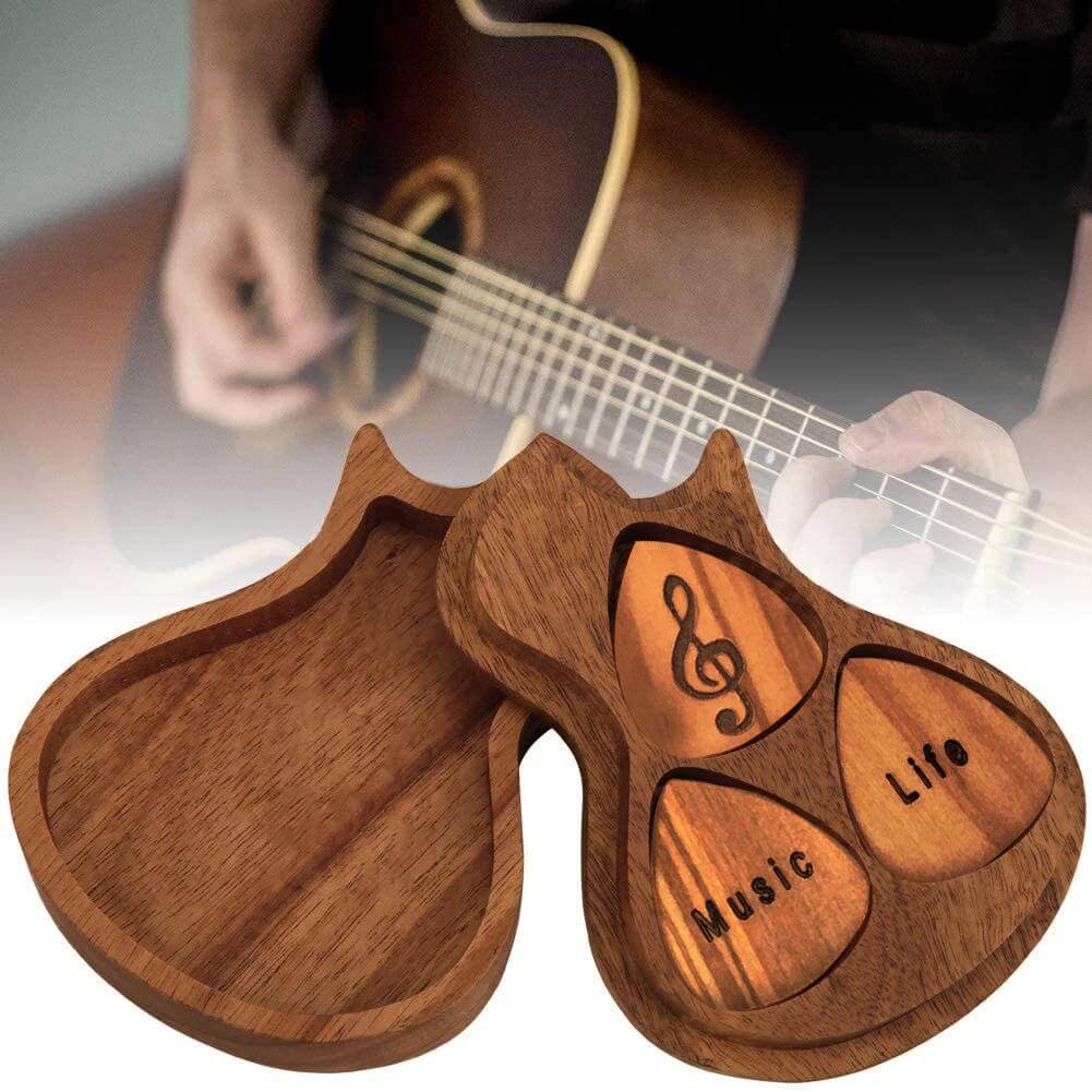 Plecțuri De Chitară Gravate În Lemn