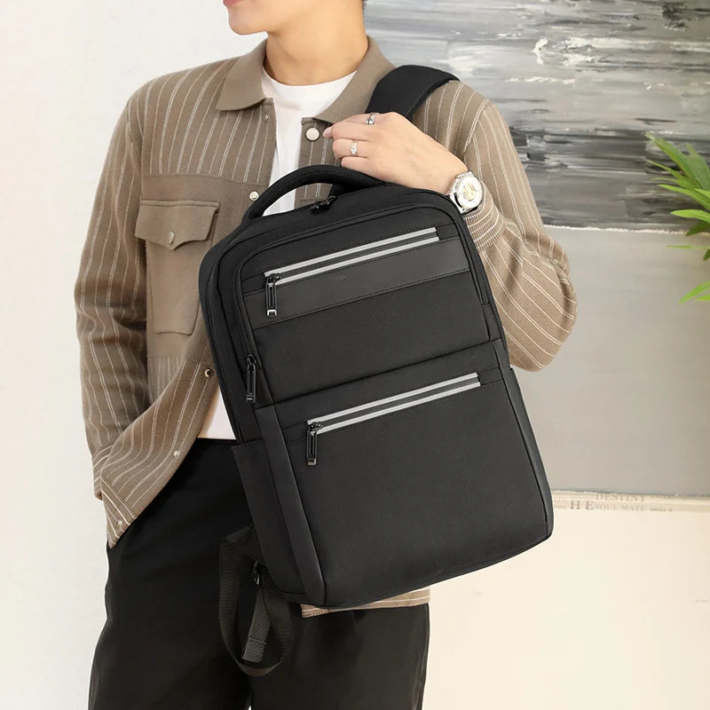 Rucsac Funcțional pentru Bărbați cu Design Modern 1