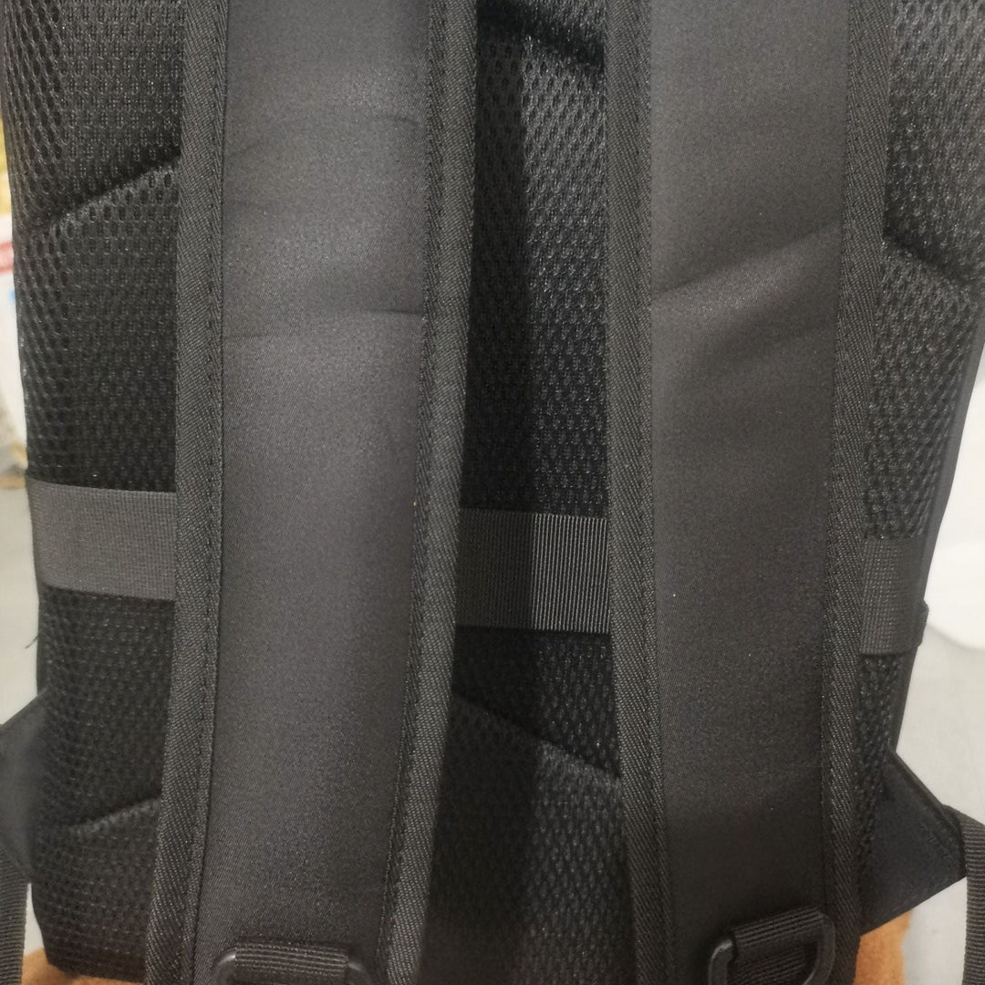 Rucsac damă cu design modern și depozitare practică 4