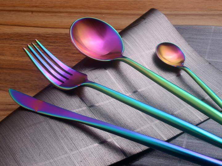 Set De Tacâmuri Cu Design În Culori Curcubeu (4 Bucăți)