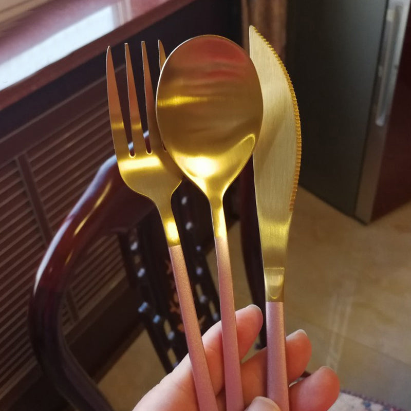 Set De Tacâmuri De Călătorie
