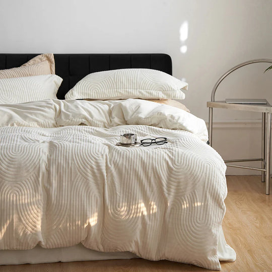 Set Lenjerie de Pat Matlasată cu Design Ondulat pentru Femei 6