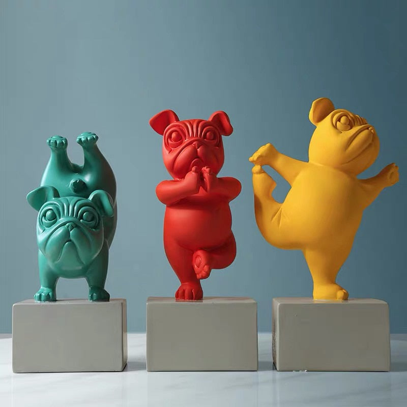Statuetă Bulldog În Poziție De Yoga
