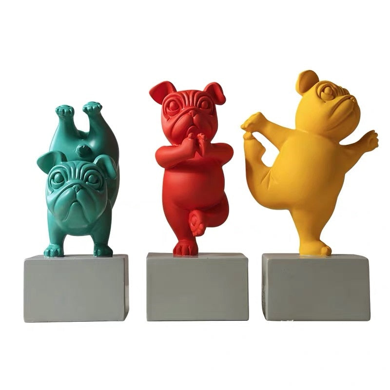Statuetă Bulldog În Poziție De Yoga