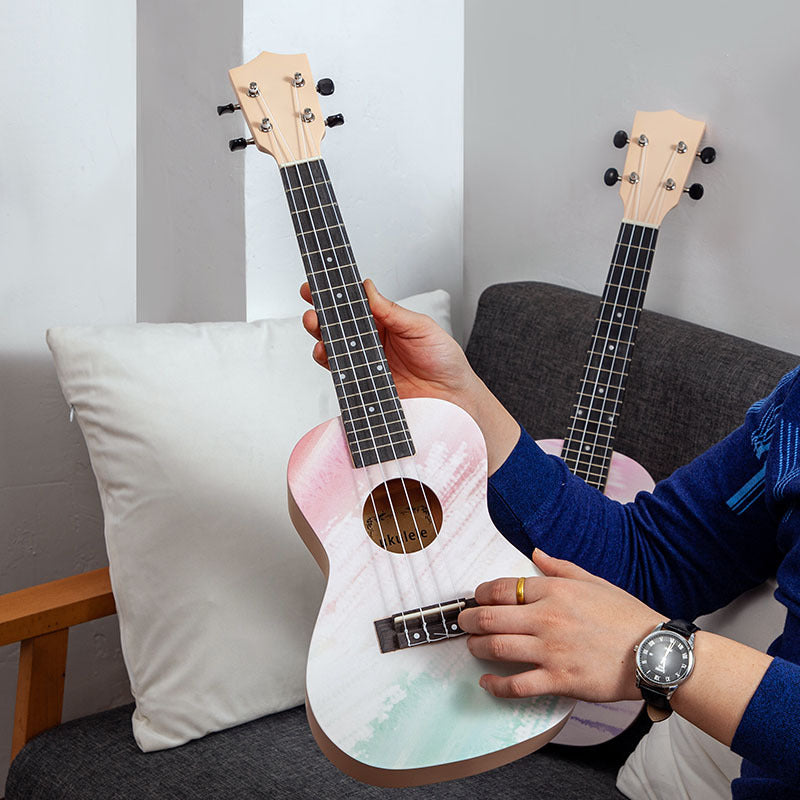 Ukulele pentru copii cu design artistic vibrant 3