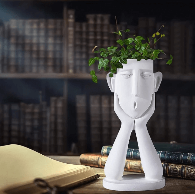 Vază Sculptată Pentru Decorul Casei