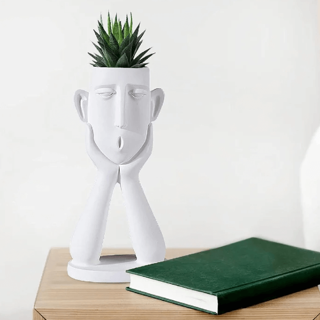Vază Sculptată Pentru Decorul Casei