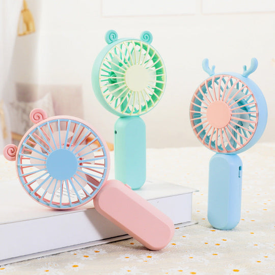 Ventilator de mână portabil pentru femei cu design ergonomic 3