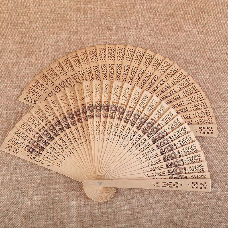Ventilator manual pentru femei cu design delicat Bowllift 1