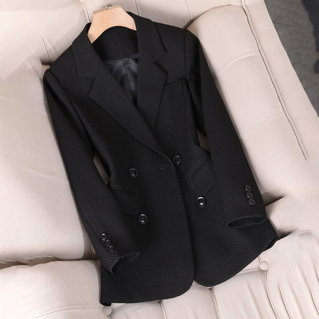 Zwarte Blazer Dames Met Tailored Fit en Dubbelgeknoopte Sluiting 1